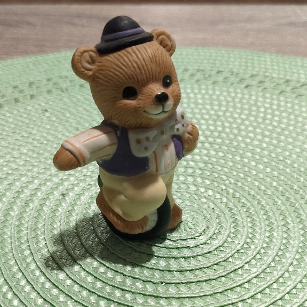 🎪 Homco Lucy & Me Circus Bear Figurine – Vintage 1980s